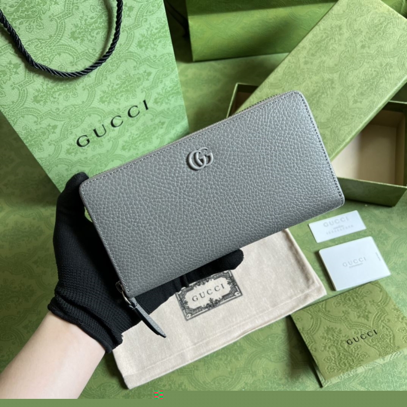 G*u*i wallets & purse